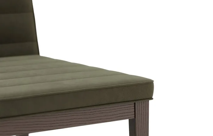 Essential chair 5