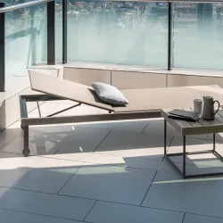 Allaperto Urban Sunbed with Allaperto Mountain Etwick Coffee Table