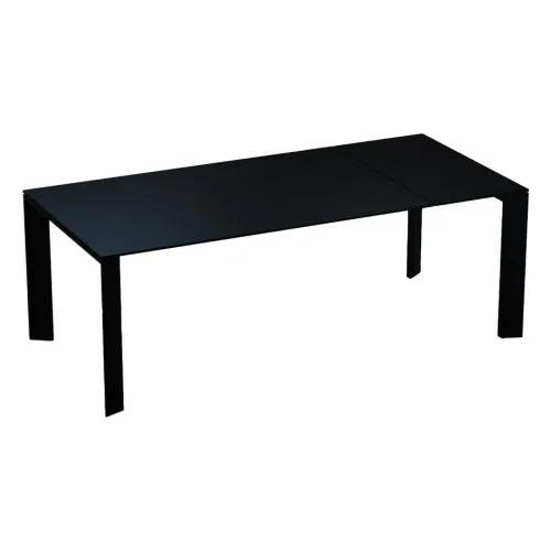 Extendable rectangular table