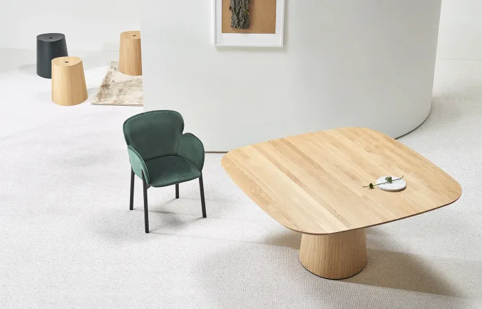 pov 462 dining table with ginger armchair and pov stools